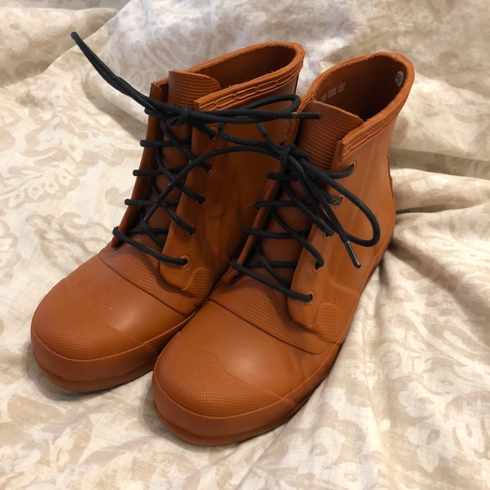 Hunter Lace Ankle Boot